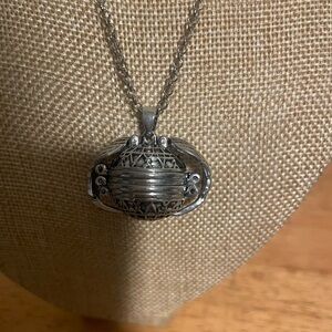 Elegant Silver Pendant Necklace